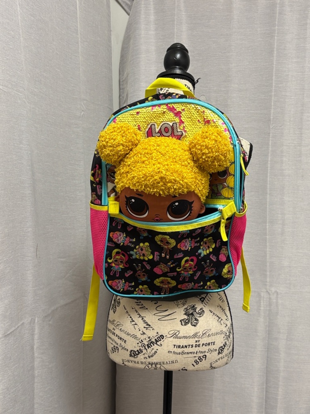 LOL Surprise! Set: Backpack and Plush Doll Queen Bee No Clothing